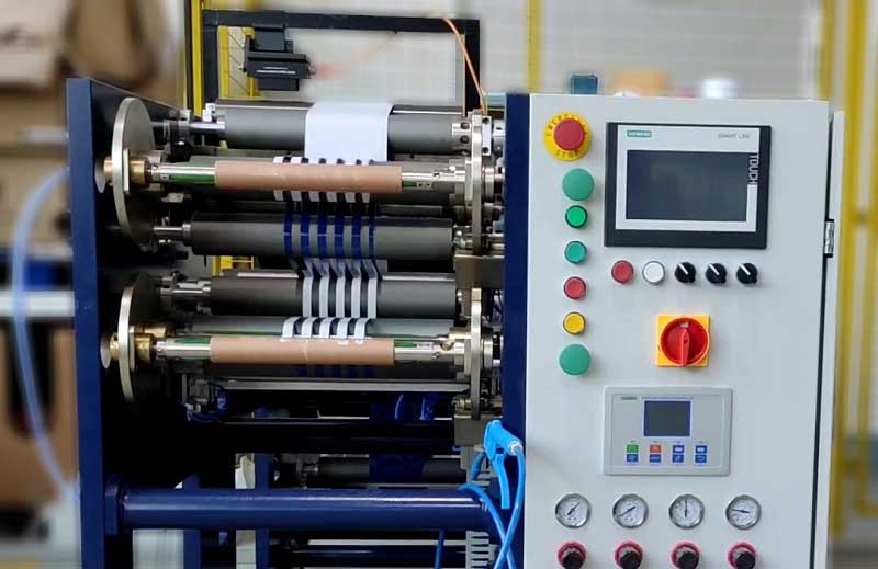 不干膠標簽分切機：定義、工作原理與選型指南